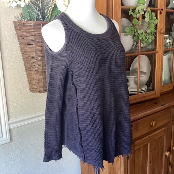 Free People Cold Shoulder Waffle Knit Boho Fringe Long Sleeve Top Size Small - Picture 2 of 13